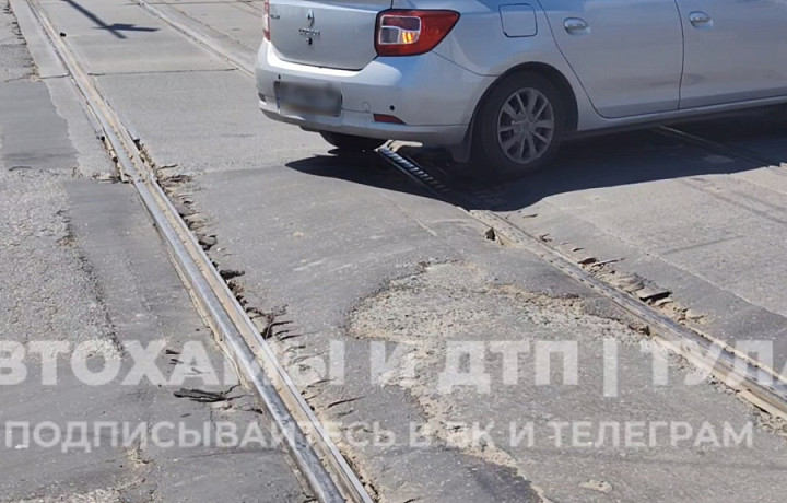 «Противотанковые ежи»: в Туле обратили внимание на опасный участок дороги