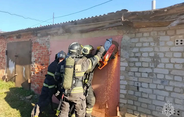 Семь пожаров потушили тульские спасатели 24 октября