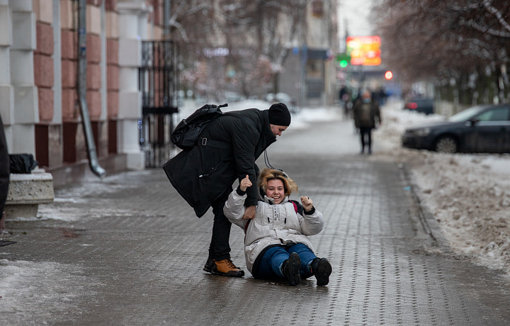Синоптик предупредил об ухудшении дорожной обстановки в Туле 22 декабря из-за гололеда