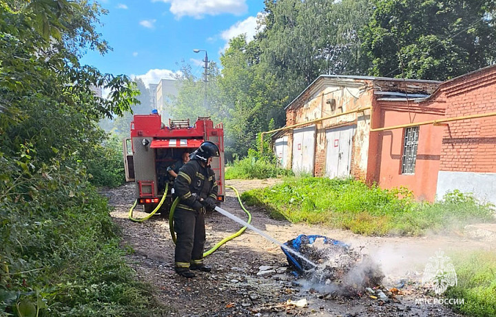 За сутки огнеборцы потушили шесть пожаров в Тульской области