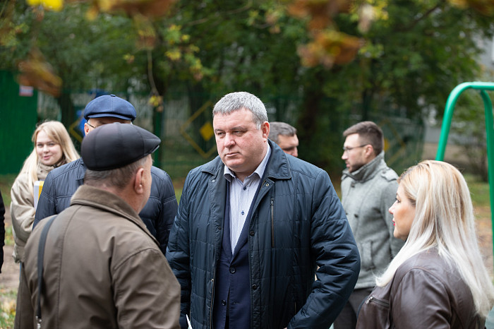 Администрация Тулы осмотрела благоустроенные дворы и детские площадки в рамках программы «Наш город»