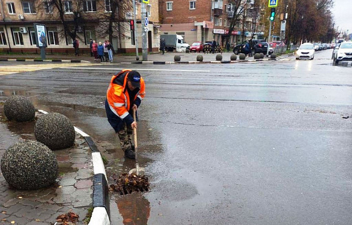 В Туле продолжилась плановая прочистка ливневых канализаций