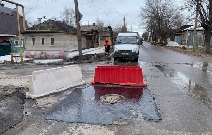 На улицах Тулы ведется аварийно-восстановительный ремонт дорог