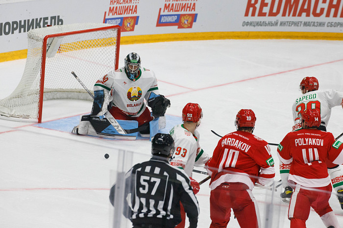 Фоторепортаж: как прошел матч между национальными сборными России и Беларуси