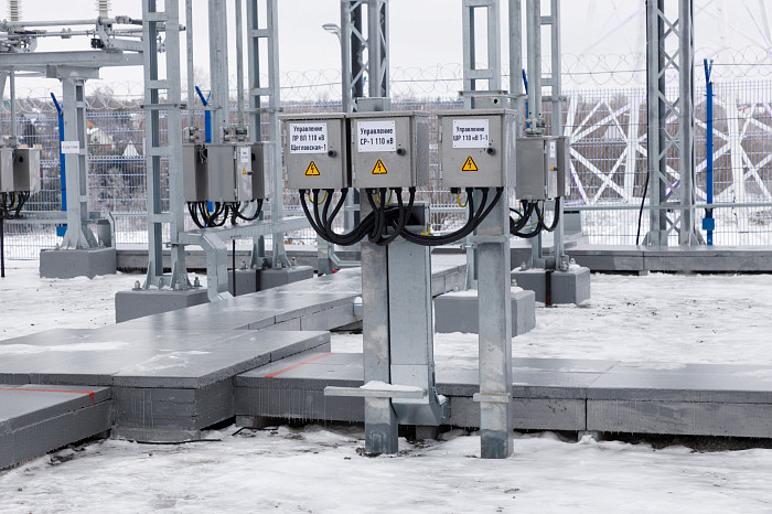 Дюмину и гендиректору «Россетей» Рюмину показали новый питающий центр в Туле