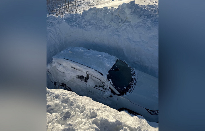 Туляк откапывал машину три дня: мужчина, живущий на Камчатке, показал землякам шокирующие фото