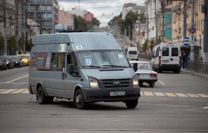В Тульской области мигрантам, трудящимся по патентам, запретят водить маршрутки и работать в общепите