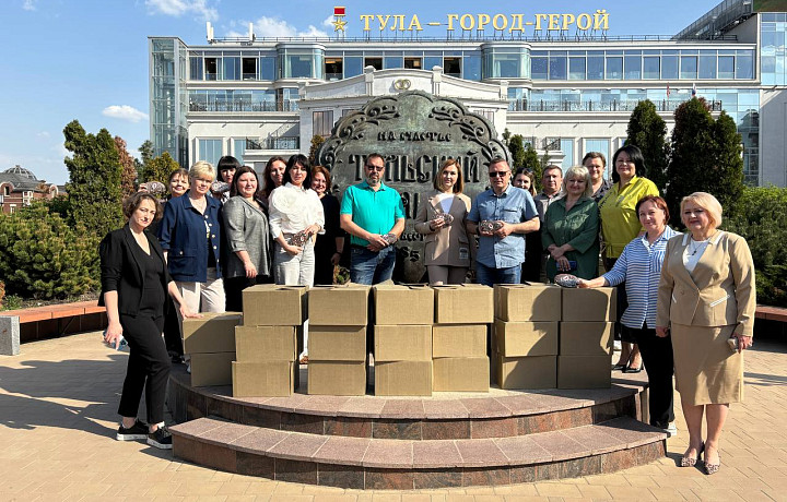 Бойцам в зону СВО направили тысячу тульских пряников