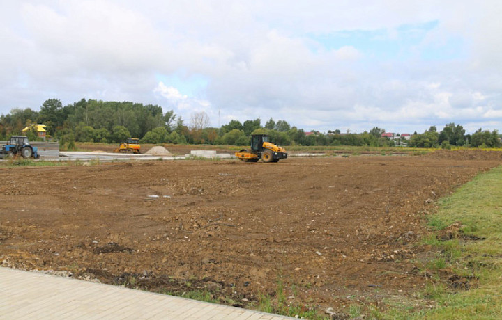 Сквер у новой школы в ЖК «Баташи» в Туле достроят весной 2026 года