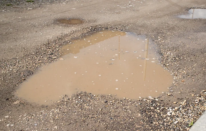В Туле после зимы беда с дорогами, об этом говорит даже губернатор: а можно ли отсудить деньги, если повредил машину из-за ямы?