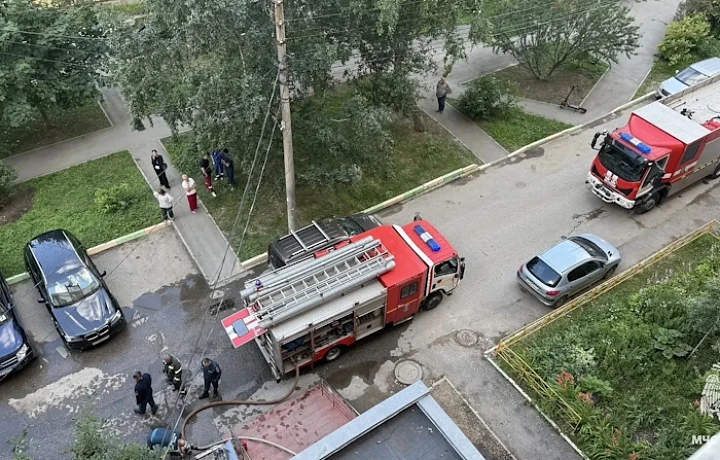 В многоэтажке на Красноармейском проспекте в Туле загорелись электрощитки