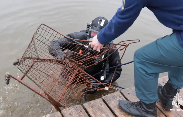Тулякам показали находки из тульских водоемов в преддверии купального сезона