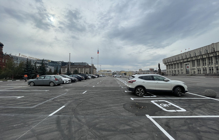 Парковка на площади Ленина в Туле официально открыта