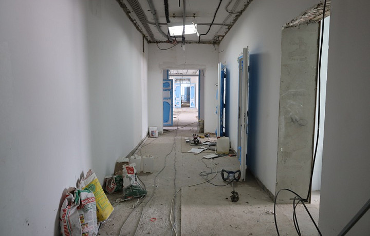В новомосковских Сокольниках продолжается ремонт поликлиники