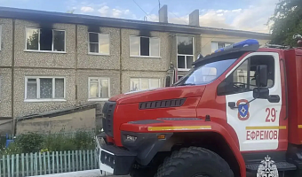 В деревне Заречье Ефремова огнеборцы спасли из пожара двух человек