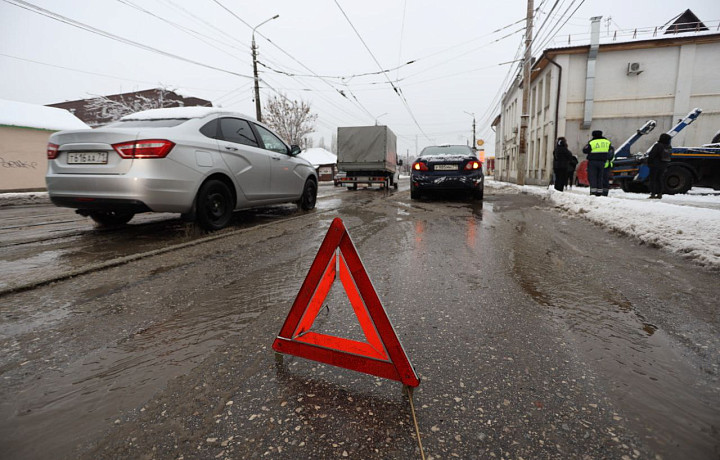 25 ДТП и одна коммунальная авария случились в Туле за сутки