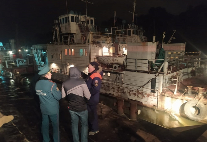 Водителя и пассажира затонувшей на Оке моторной лодки до сих пор не нашли