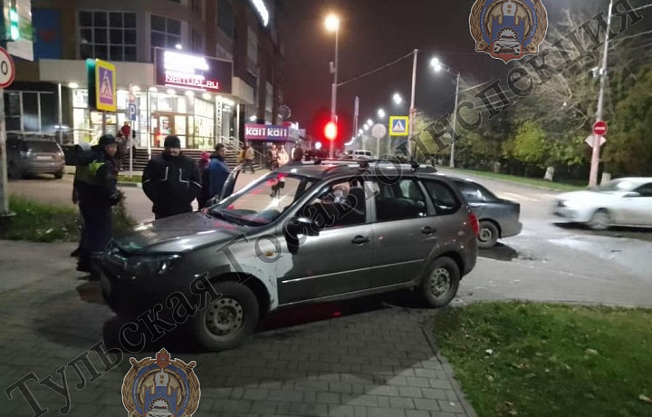 В Новомосковске Chevrolet Lanos проехал «на красный» и врезался в Lada Kalina