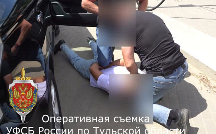В Туле мужчина пытался дать сотруднику ФСБ взятку в 4 млн рублей