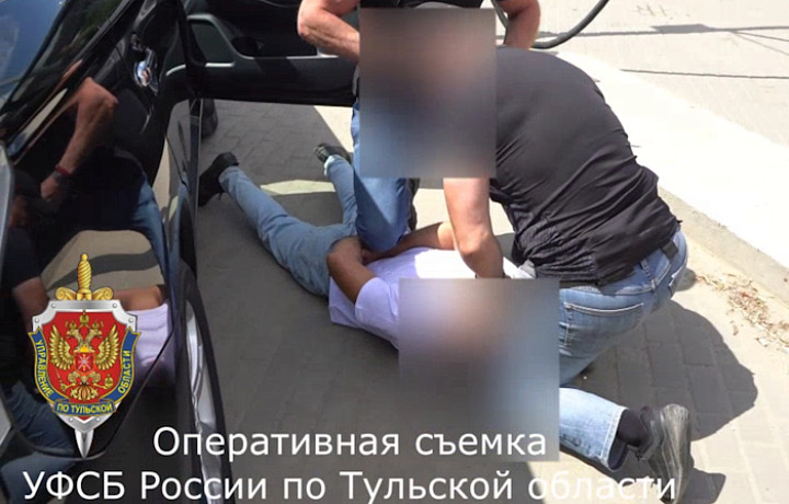 В Туле мужчина пытался дать сотруднику ФСБ взятку в 4 млн рублей