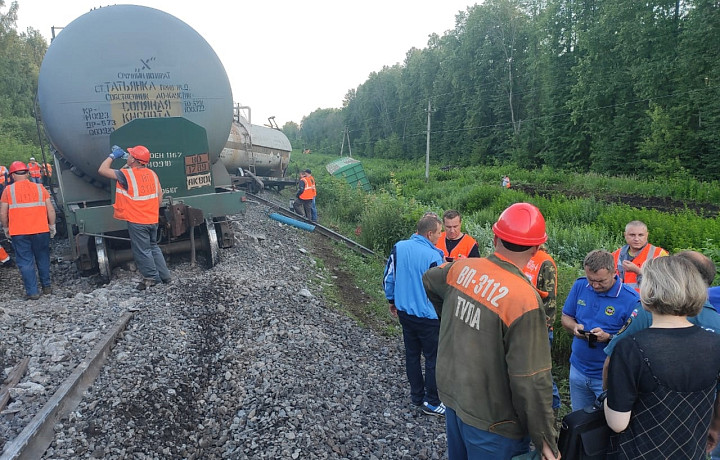 Из-за схода вагонов поезда в Узловском районе развернут оперштаб
