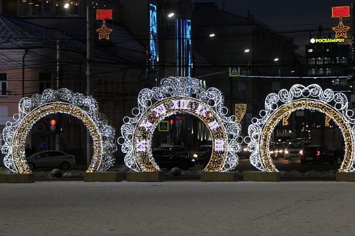 1 декабря на главной новогодней елке Тулы зажгли гирлянды