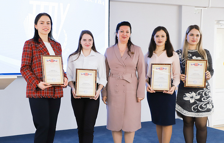 Тульских студентов поздравили с праздником