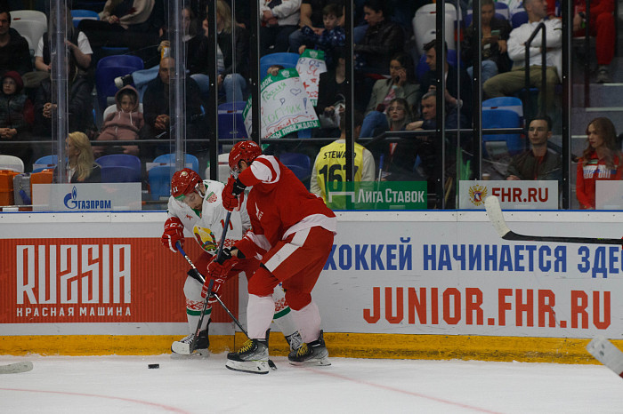 Фоторепортаж: как прошел матч между национальными сборными России и Беларуси