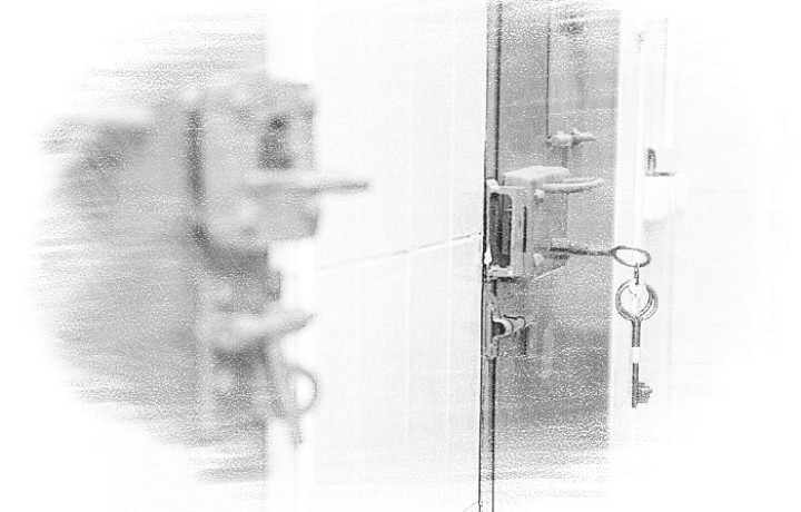 Житель Тулы кинул друзей на деньги, был похищен и избит: его осудили за мошенничество, но он боится находиться в колонии из-за «связей жертв в криминальной среде»