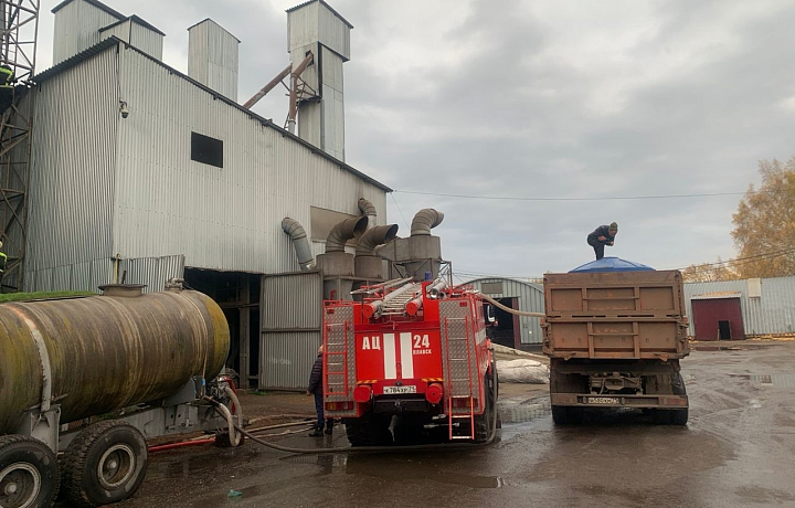 В деревне Новое Жуково Плавского района в сушилке для подсолнечника произошел пожар