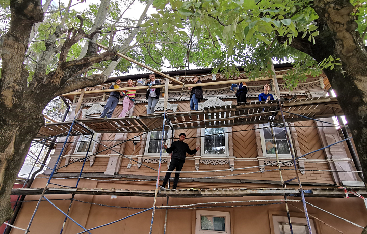 В Туле волонтеры «Том Сойер Фест» отремонтировали старинный дом на Тургеневской