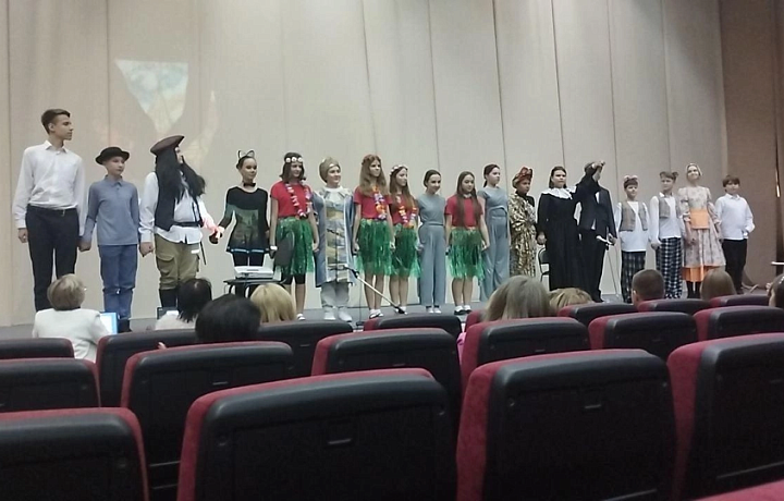 В Туле наградили победителей конкурса школьных театров