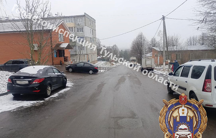 Иномарка сбила 75-летнюю женщину в тульском посёлке Чернь при движении задним ходом