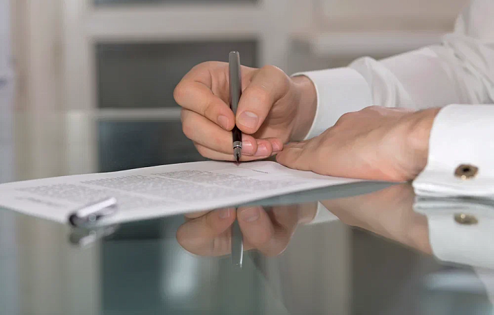 Юрист Фомина рассказала о красных флагах в договорах