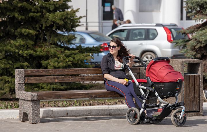 Тулякам рассказали, может ли реклама заставить молодую семью родить второго ребёнка