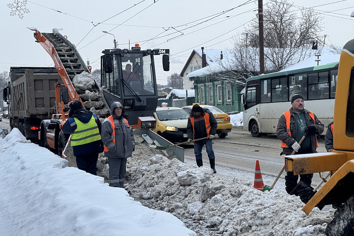В Туле плавят снег, который засыпал город во время циклона Фрэнсис