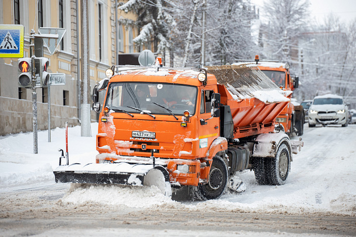 Тулу засыпало снегом: как в городе борются с последствиями стихии