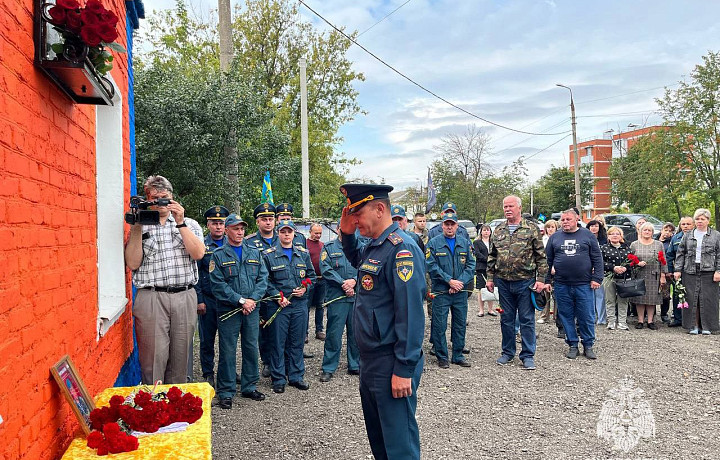 В Узловском районе открыли доску памяти пожарного, погибшего в зоне СВО