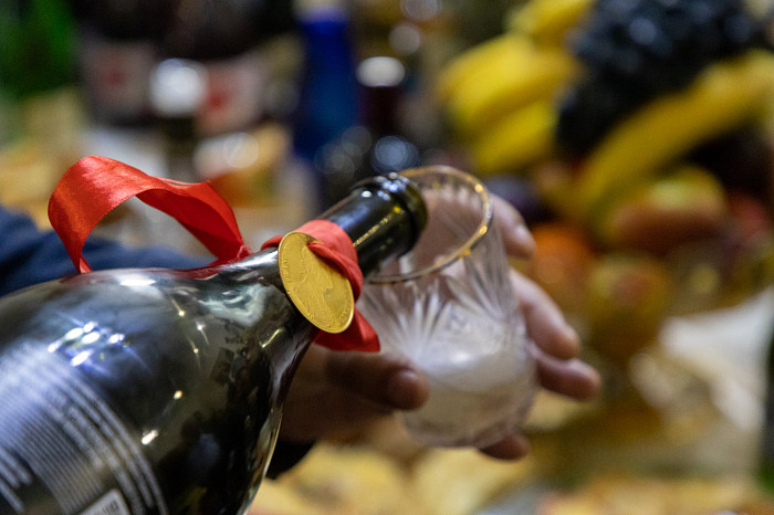 Молодожены-подростки и пир горой: как в тульском Плеханово отмечают цыганские свадьбы