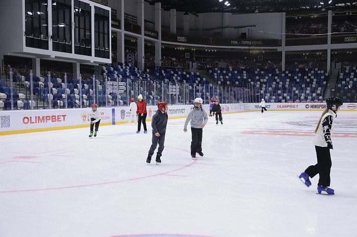 Сходил на бесплатные занятия и влюбился в лед: как тульских школьников учат кататься на коньках – фоторепортаж