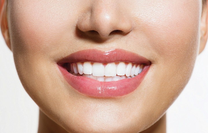 Тульский врач-стоматолог назвала самый вредный напиток для эмали зубов