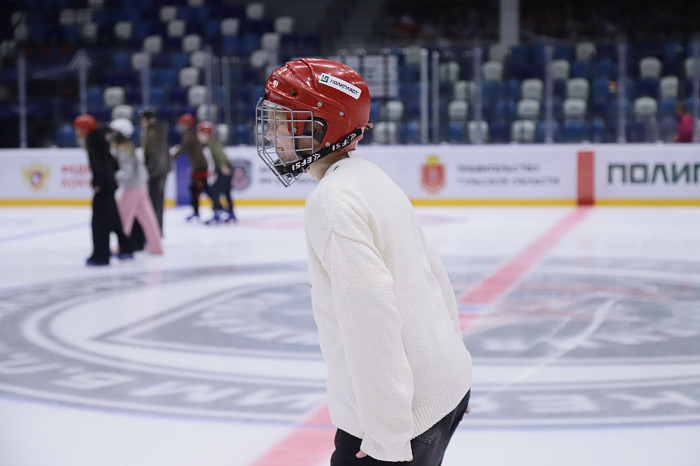 Сходил на бесплатные занятия и влюбился в лед: как тульских школьников учат кататься на коньках – фоторепортаж