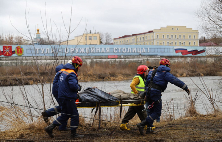 Тульские спасатели провели учения на набережной Дрейера