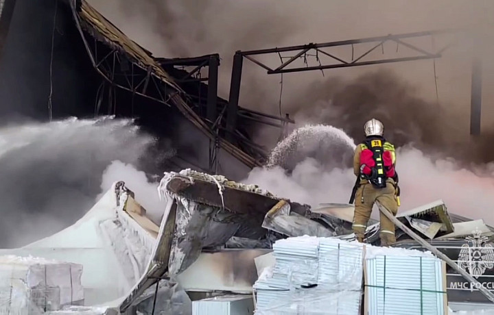 Пожар на складе Wildberries в Шушарах: что делать тулякам, чьи товары сгорели