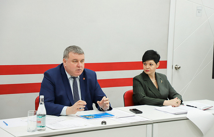 Глава тульской администрации встретился с представителями педагогических коллективов