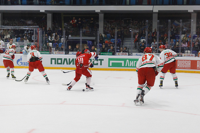 Фоторепортаж: как прошел матч между национальными сборными России и Беларуси