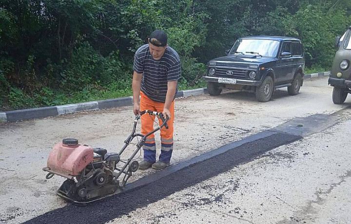 В Туле продолжился ремонт дорог и тротуаров