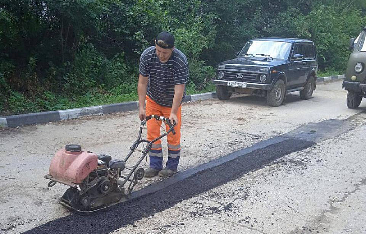 В Туле продолжился ремонт дорог и тротуаров