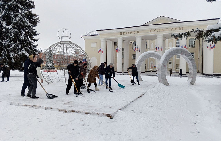 Власти Алексина в ответ на претензии об уборке города: В регионе выпало рекордное за 70 лет количество снега