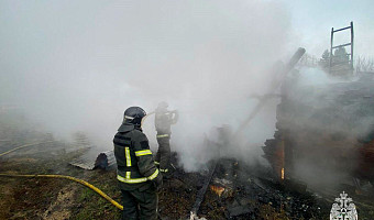 За сутки тульские спасатели выезжали на четыре пожара и восемь ДТП